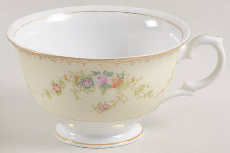 MEI287 Traditional Footed Cup