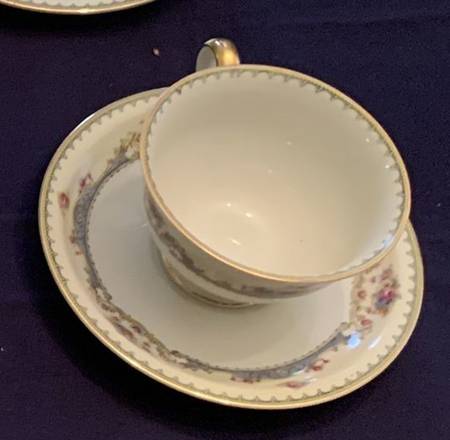 MEI292 Footed Cup & Saucer Set
