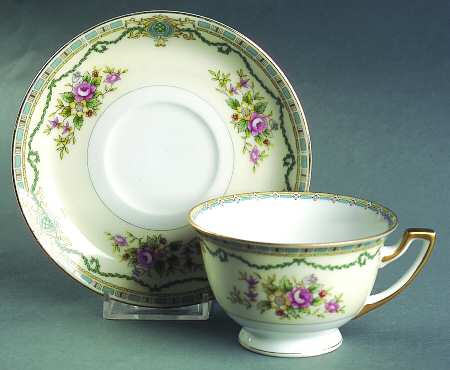 MEI300 Footed Cup & Saucer Set