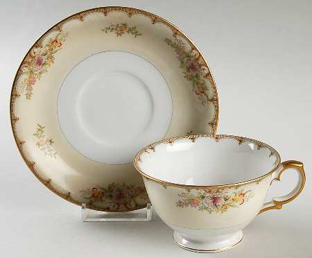 MEI32 Footed Cup & Saucer Set