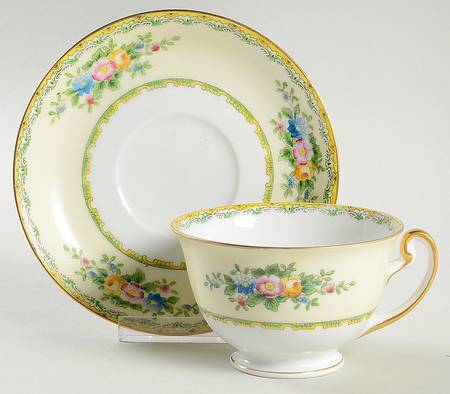 MEI320 Footed Cup & Saucer Set