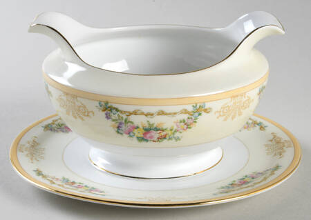 MEI355 Gravy Boat with Attached Underplate