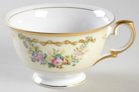 MEI355 Footed Cup