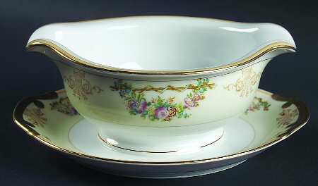 MEI355 Gravy Boat with Attached Underplate