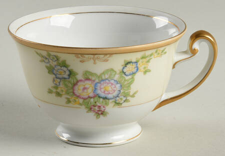 MEI357 Footed Cup