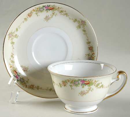 MEI361 Footed Cup & Saucer Set