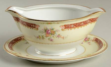 MEI392 Gravy Boat with Attached Underplate