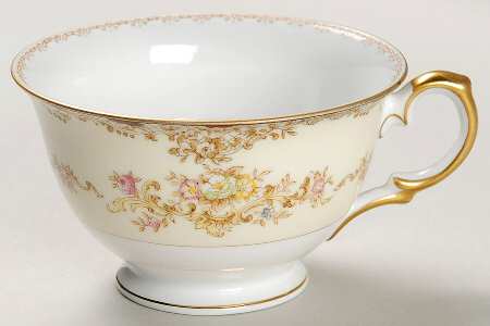 MEI396 Footed Cup