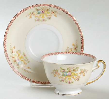 MEI416 Footed Cup & Saucer Set