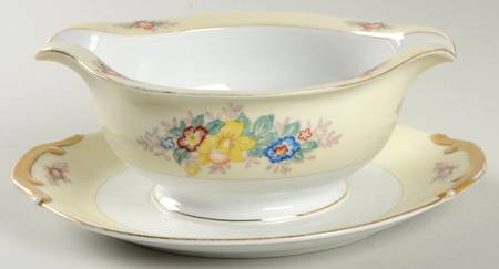 MEI428 Gravy Boat with Attached Underplate