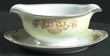 MEI430 Gravy Boat with Attached Underplate