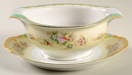 MEI44 Gravy Boat with Attached Underplate