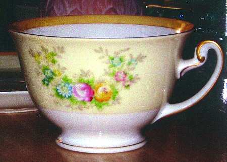 MEI440 Footed Cup