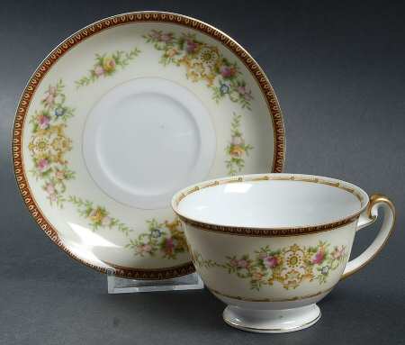 MEI57 Footed Cup & Saucer Set