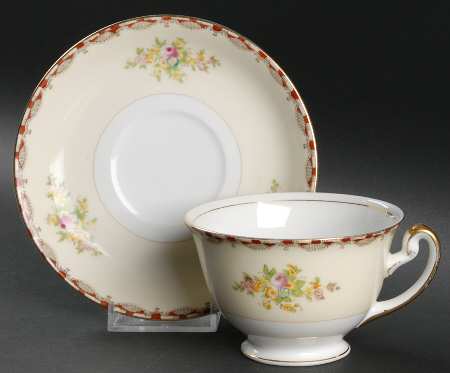 N1613A Footed Cup & Saucer Set