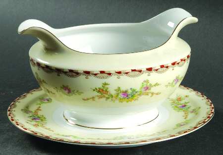 MEI67 Gravy Boat with Attached Underplate