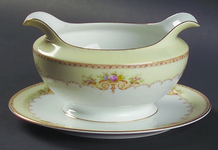 MEI79 Gravy Boat with Attached Underplate