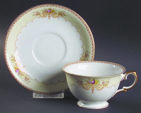 MEI79 Footed Cup & Saucer Set