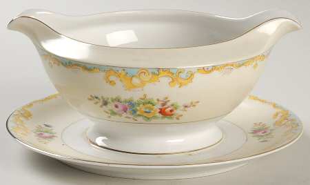 MEI8 Gravy Boat with Attached Underplate