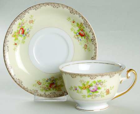MEI83 Footed Cup & Saucer Set