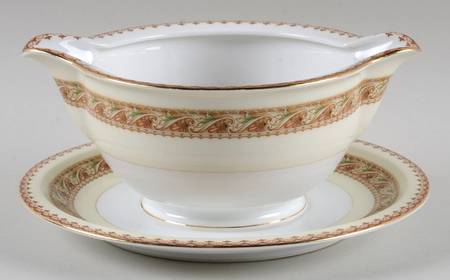 MEI93 (Gold Trim) Gravy Boat with Attached Underplate