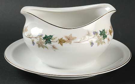 Moselle Gravy Boat with Attached Underplate