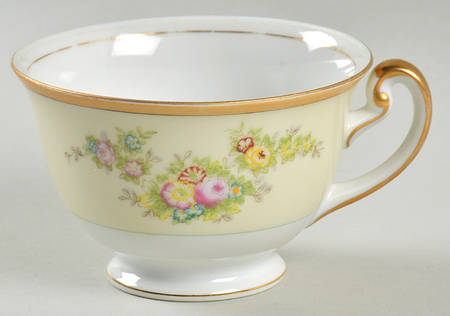 N1055a Footed Cup