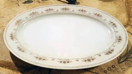 N1369 16" Oval Serving Platter