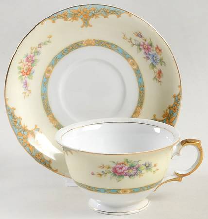 Niles Footed Cup & Saucer Set