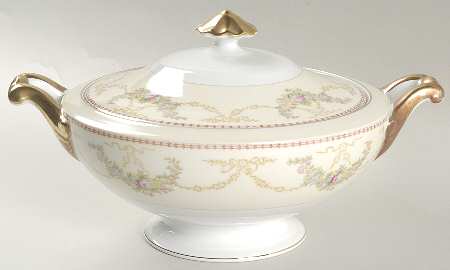 Norman Round Covered Vegetable