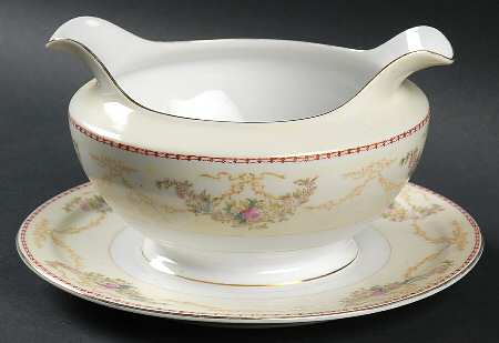 Norman Gravy Boat with Attached Underplate