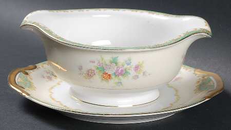 Orion Gravy Boat with Attached Underplate
