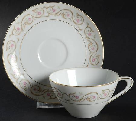 Pamela Flat Cup & Saucer Set