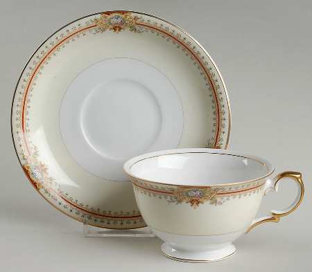 Regina Footed Cup & Saucer Set