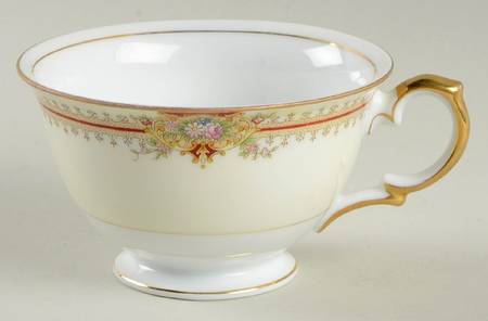 Regina Footed Cup