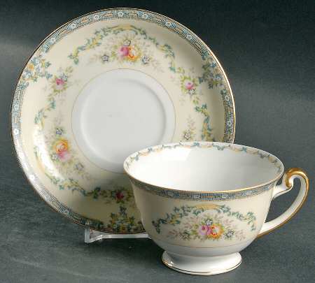 Rochambeau Footed Cup & Saucer Set