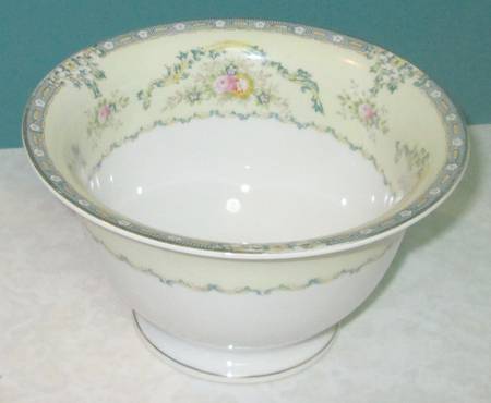 Rochambeau Cranberry Bowl