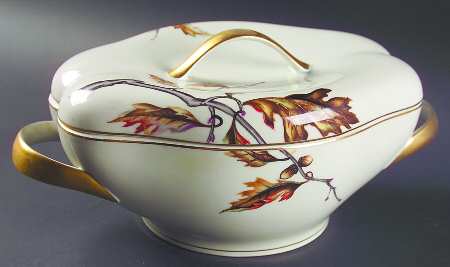 Royal Oak Oval Covered Vegetable