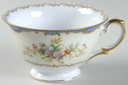 Thames Footed Cup