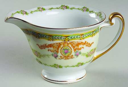 Trianon Creamer