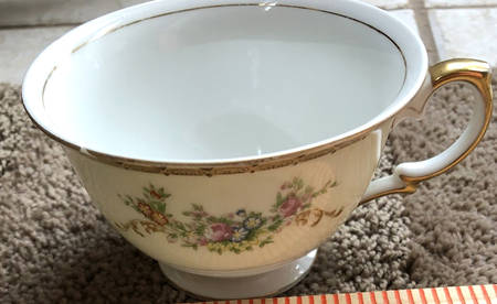 V1667  Footed Cup