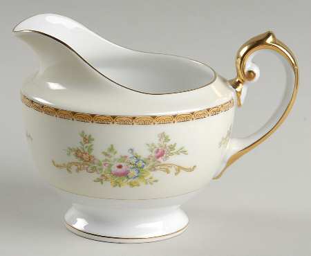 V1667  Creamer by Meito