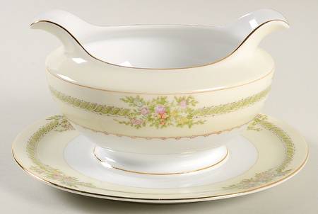 V1750  Gravy Boat with Attached Underplate