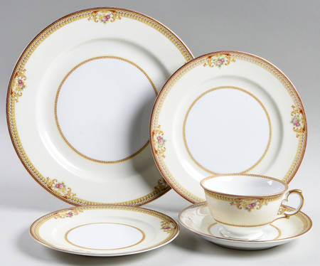 V1819 5 Piece Place Setting