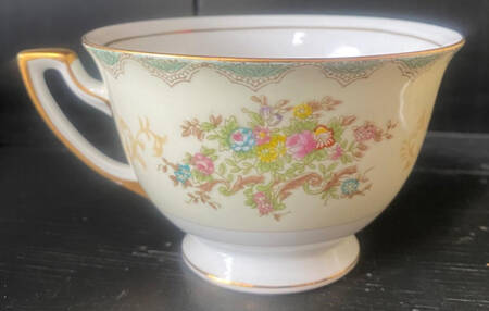 V1848 Footed Cup