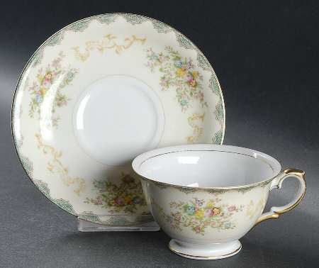 V1848 Footed Cup & Saucer Set