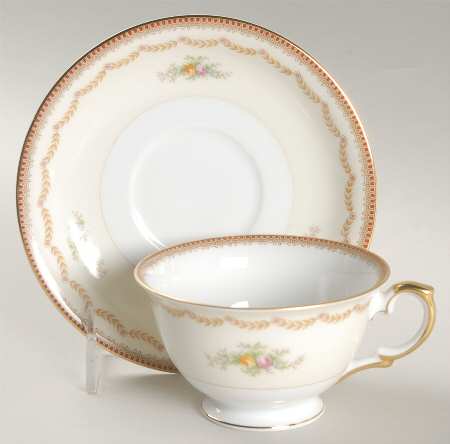 V1881 Footed Cup & Saucer Set