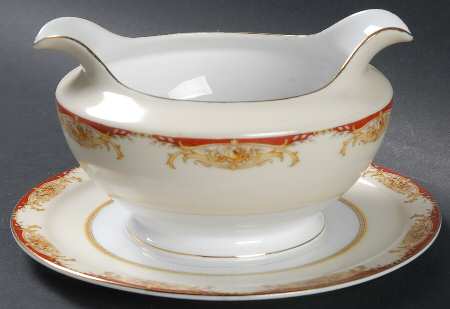 V2010 Gravy Boat with Attached Underplate