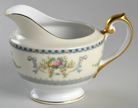 V2036 Creamer