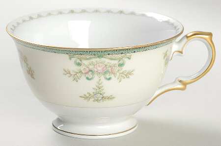 V2068 Footed Cup